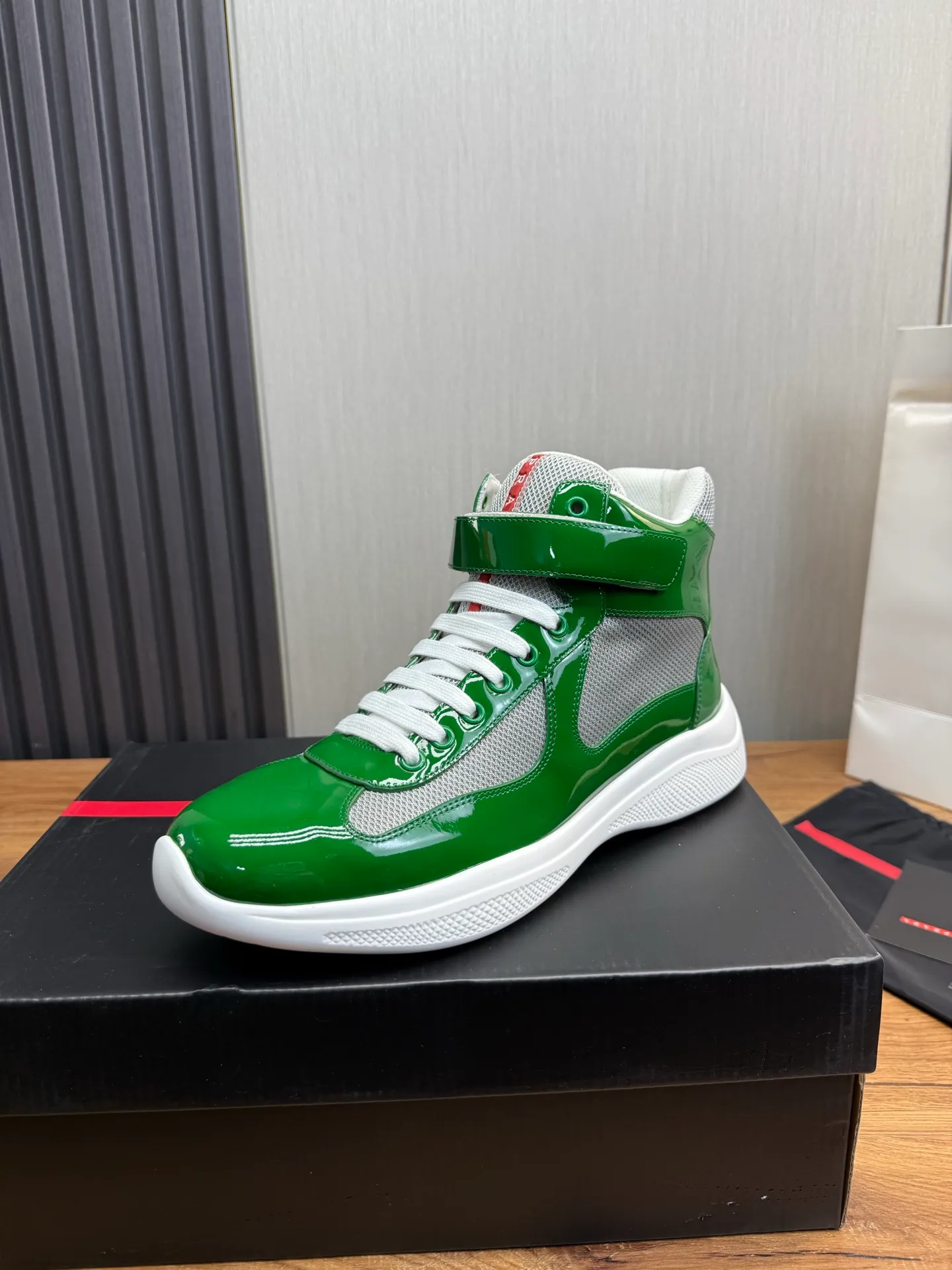 Men's shoes 700💰 [PRADA] Hot selling items🔥Must be recommended every day~~ Official website synchronized, 1:1 high quality shipments✔️ Imported cowhide fabric, cowhide lining, original bottom, high-end airplane box packaging🎁 38-45 (38.45 custom-made, non-refundable)